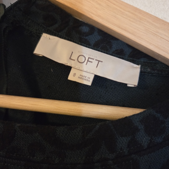 Elegant Green and Black Patterned Dress - Picture 3 of 4